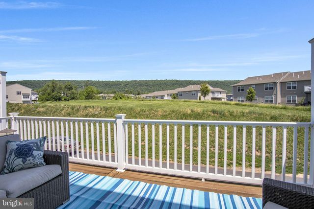 4520 LAUREL VALLEY LN, Enola, PA 17025