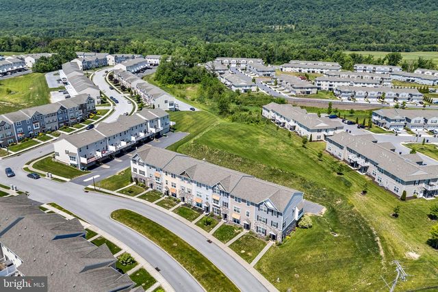 4520 LAUREL VALLEY LN, Enola, PA 17025