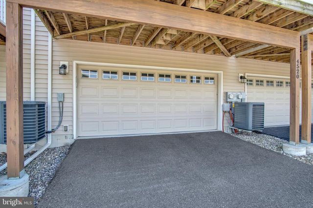 4520 LAUREL VALLEY LN, Enola, PA 17025