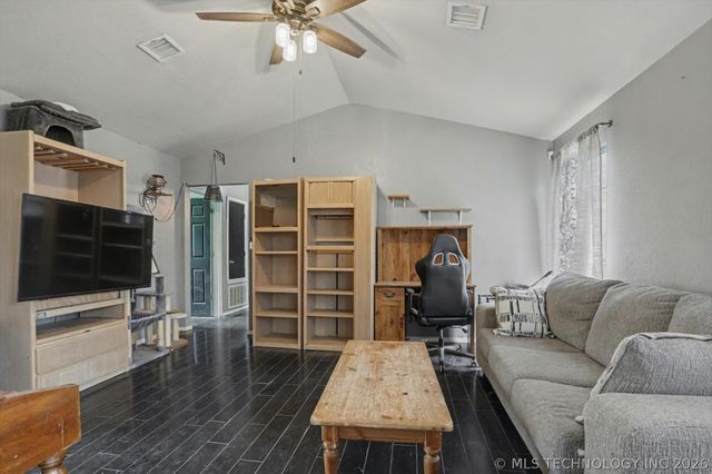 9315 N 27th West Avenue, Sperry, OK 74073
