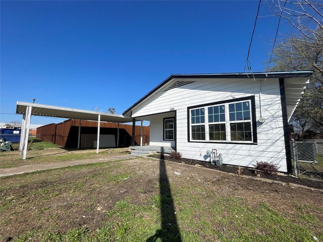1305 Hobson Avenue, Mckinney, TX 75069