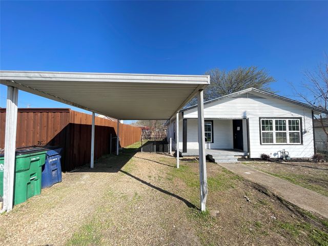 1305 Hobson Avenue, Mckinney, TX 75069