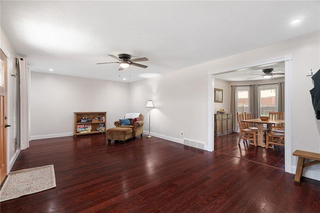 2127 S 15th Street, Leavenworth, KS 66048