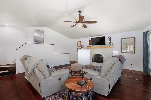 2127 S 15th Street, Leavenworth, KS 66048