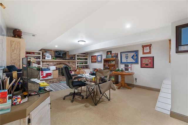 2127 S 15th Street, Leavenworth, KS 66048