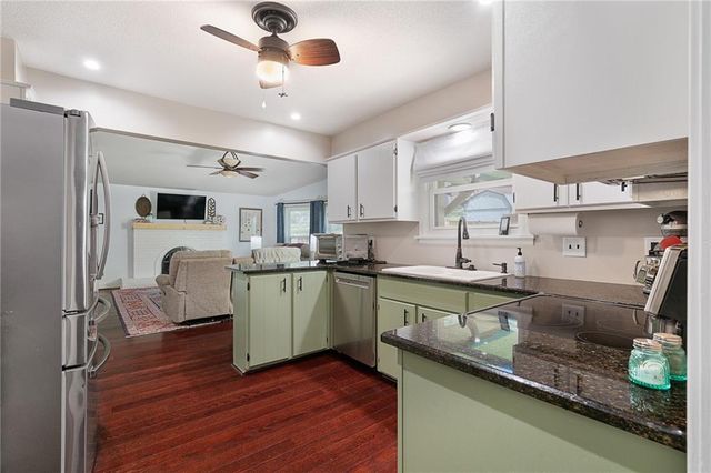 2127 S 15th Street, Leavenworth, KS 66048