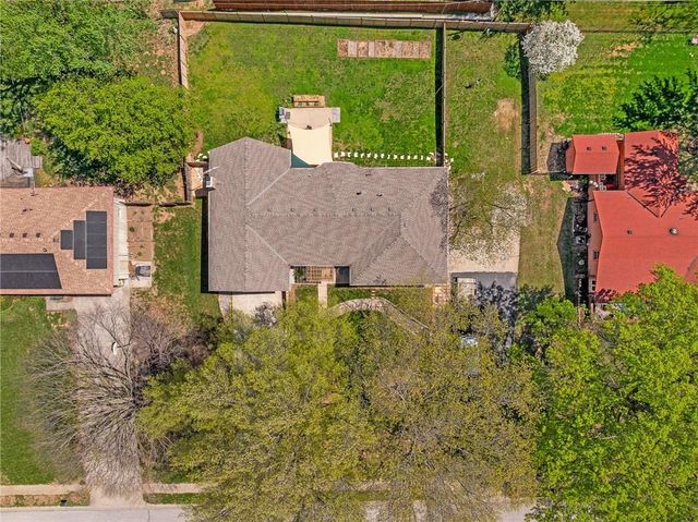 2127 S 15th Street, Leavenworth, KS 66048