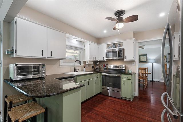 2127 S 15th Street, Leavenworth, KS 66048