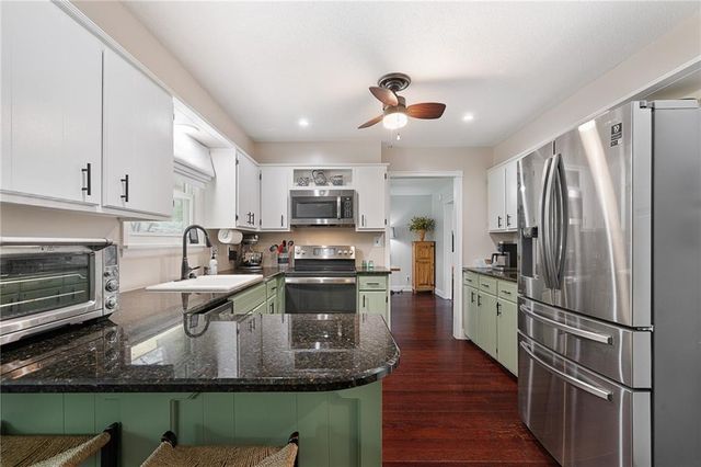 2127 S 15th Street, Leavenworth, KS 66048