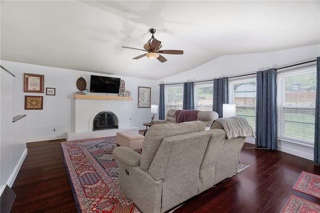 2127 S 15th Street, Leavenworth, KS 66048