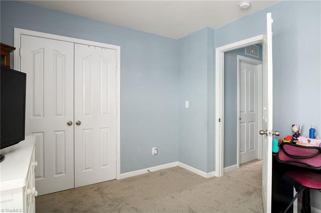 172 Larck Crest Lane, Winston-salem, NC 27107