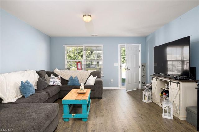 172 Larck Crest Lane, Winston-salem, NC 27107