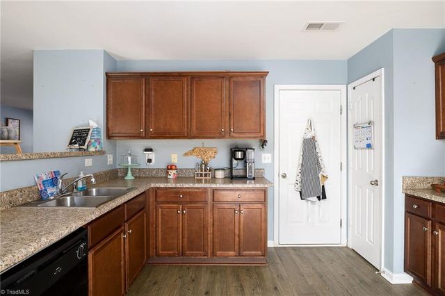 172 Larck Crest Lane, Winston-salem, NC 27107