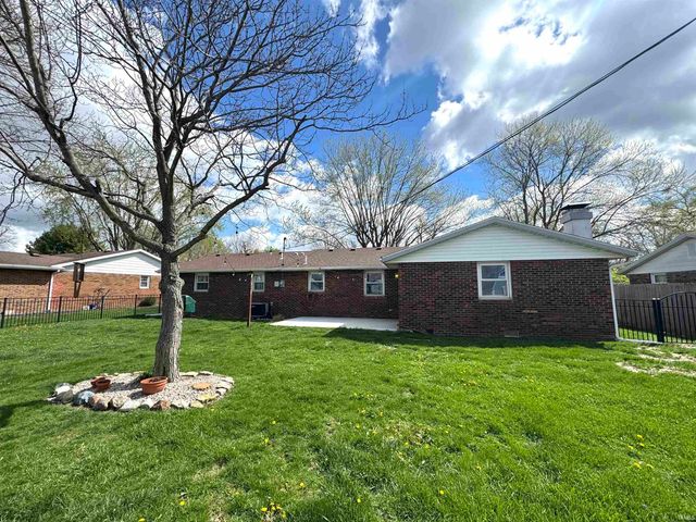 2405 N Old Towne Lane, Muncie, IN 47304