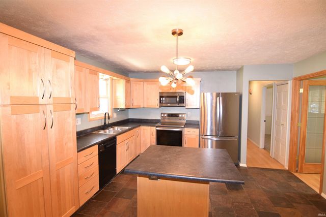 2405 N Old Towne Lane, Muncie, IN 47304