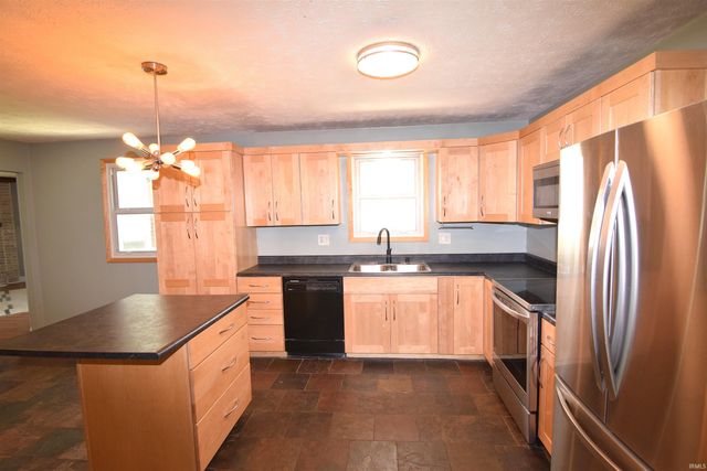 2405 N Old Towne Lane, Muncie, IN 47304