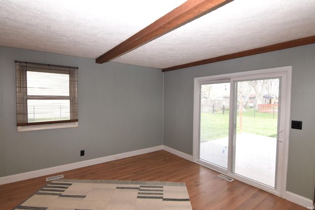 2405 N Old Towne Lane, Muncie, IN 47304