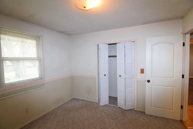 2405 N Old Towne Lane, Muncie, IN 47304