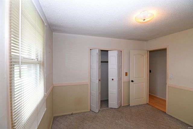 2405 N Old Towne Lane, Muncie, IN 47304