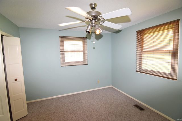 2405 N Old Towne Lane, Muncie, IN 47304