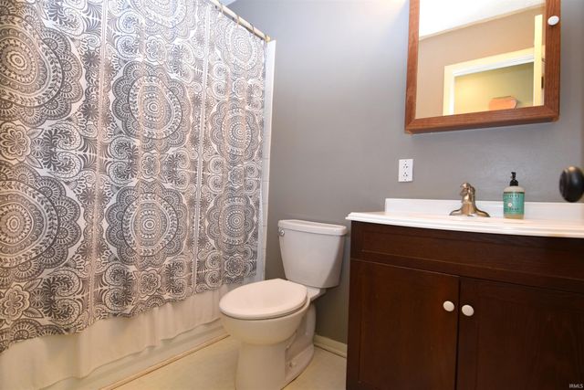 2405 N Old Towne Lane, Muncie, IN 47304