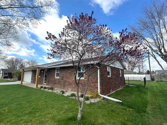 2405 N Old Towne Lane, Muncie, IN 47304