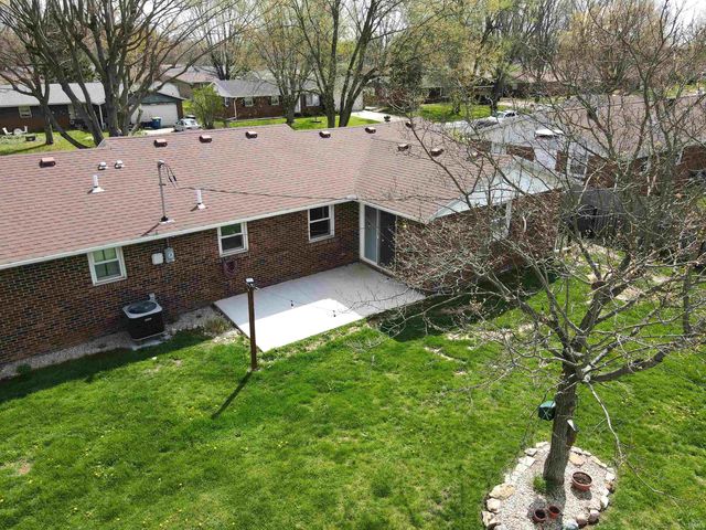 2405 N Old Towne Lane, Muncie, IN 47304