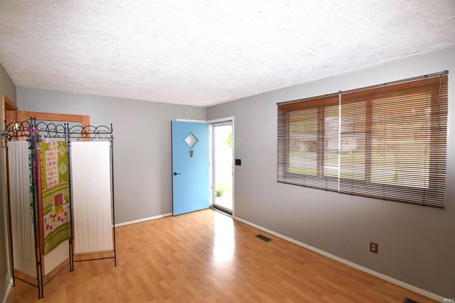2405 N Old Towne Lane, Muncie, IN 47304