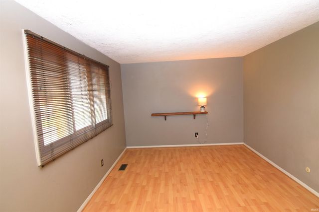 2405 N Old Towne Lane, Muncie, IN 47304