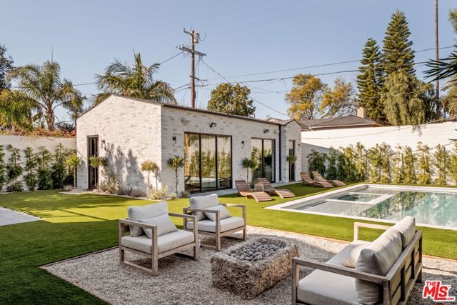 11621 Hesby Street, Valley Village, CA 91601