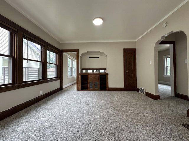4515 N 27th STREET, Milwaukee, WI 53209