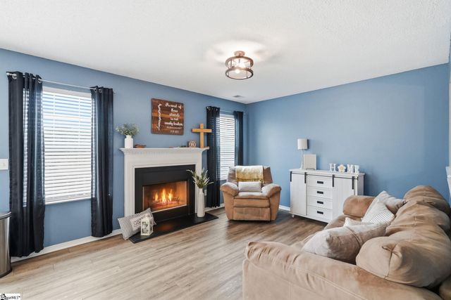25 Willow Bend Drive, Taylors, SC 29687