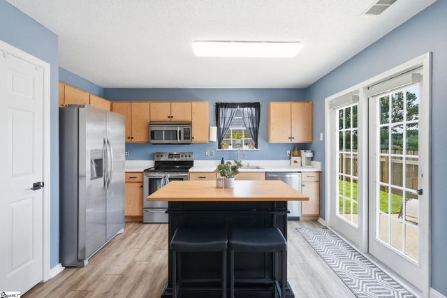 25 Willow Bend Drive, Taylors, SC 29687