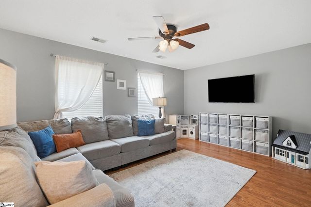 25 Willow Bend Drive, Taylors, SC 29687