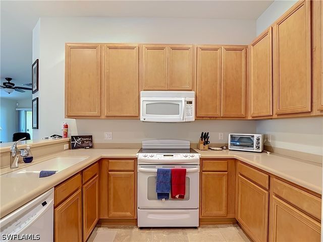 8677 Erice CT, Naples, FL 34114