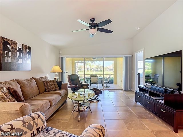 8677 Erice CT, Naples, FL 34114