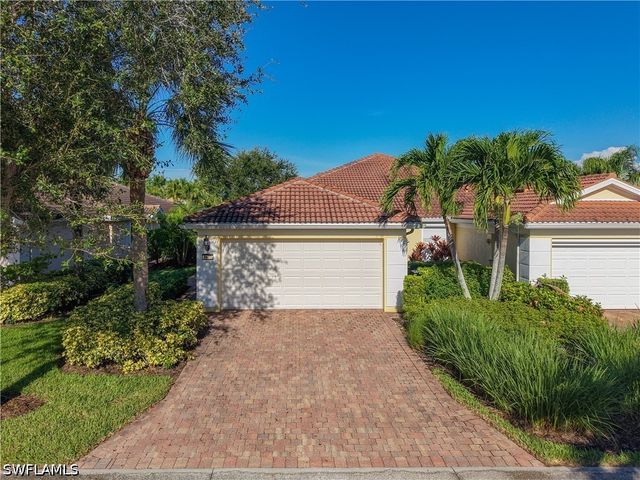 8677 Erice CT, Naples, FL 34114