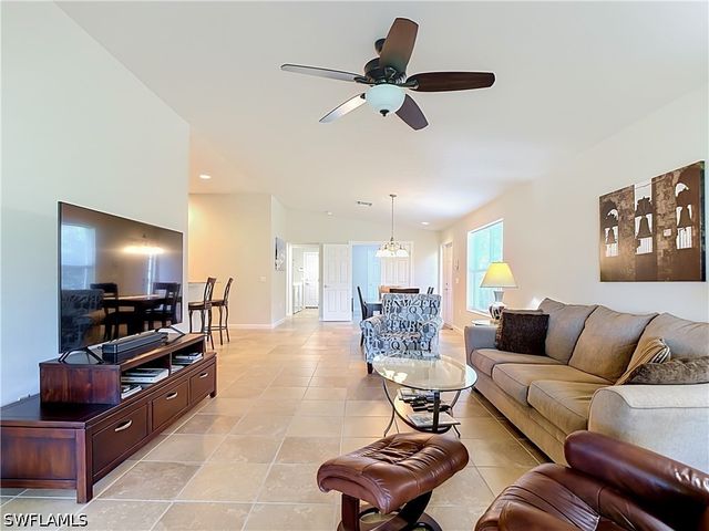 8677 Erice CT, Naples, FL 34114