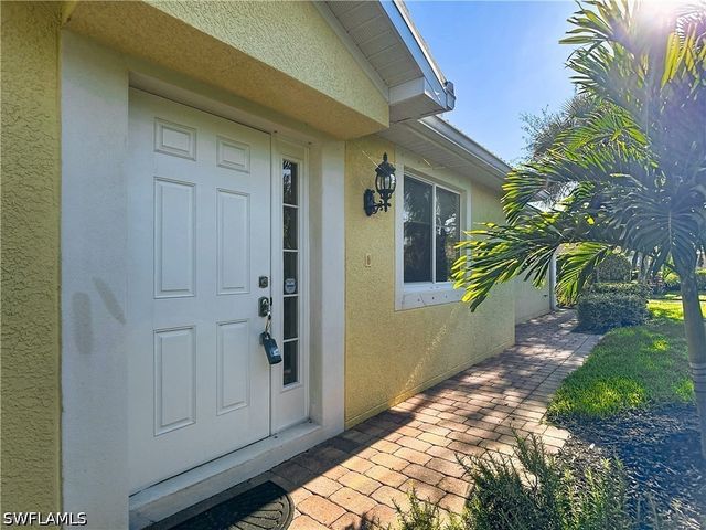 8677 Erice CT, Naples, FL 34114