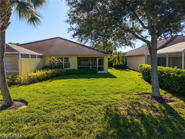 8677 Erice CT, Naples, FL 34114