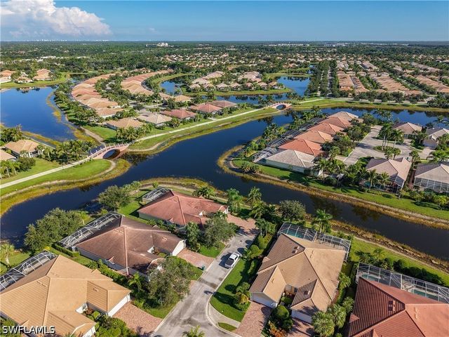 8677 Erice CT, Naples, FL 34114