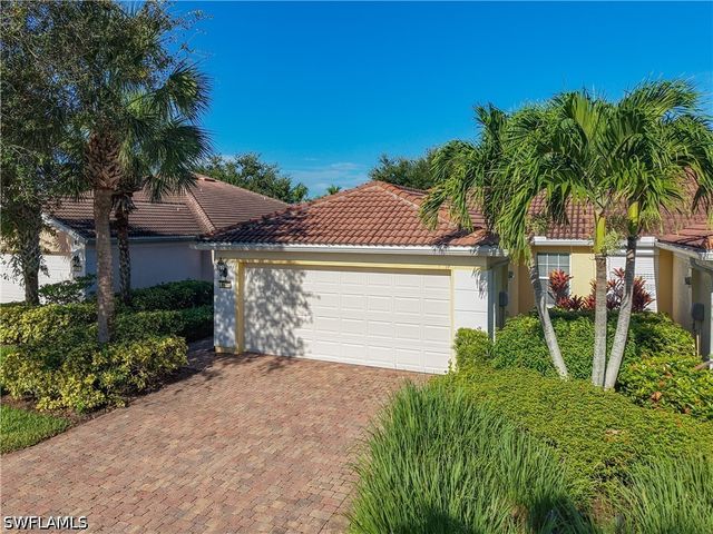 8677 Erice CT, Naples, FL 34114