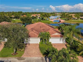 8677 Erice CT, Naples, FL 34114
