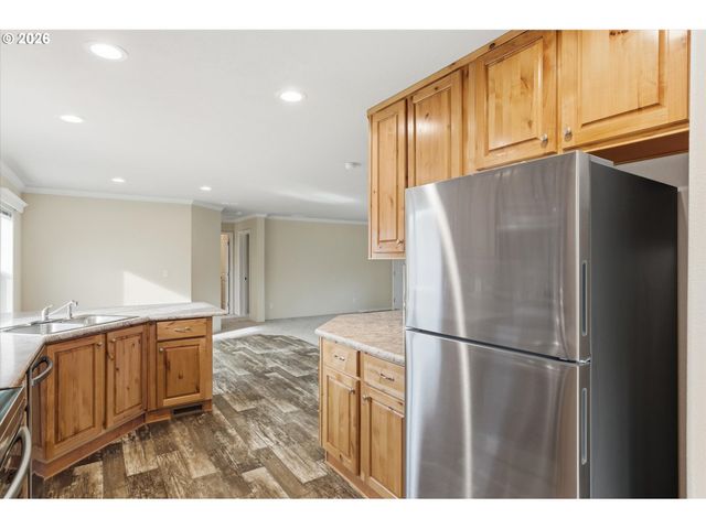 601 HELTON St, Castle Rock, WA 98611