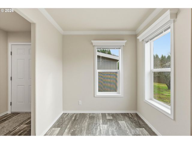 601 HELTON St, Castle Rock, WA 98611