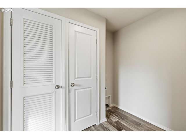 601 HELTON St, Castle Rock, WA 98611