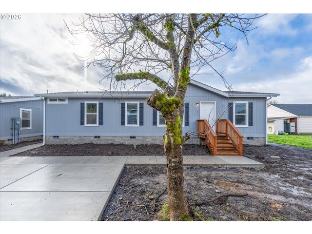 601 HELTON St, Castle Rock, WA 98611