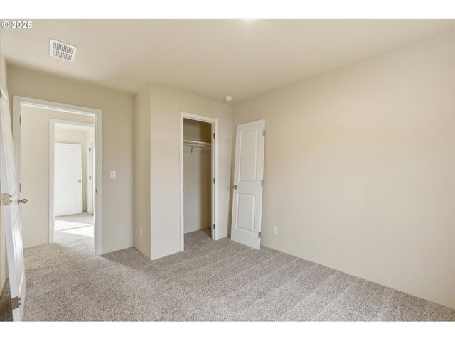 601 HELTON St, Castle Rock, WA 98611