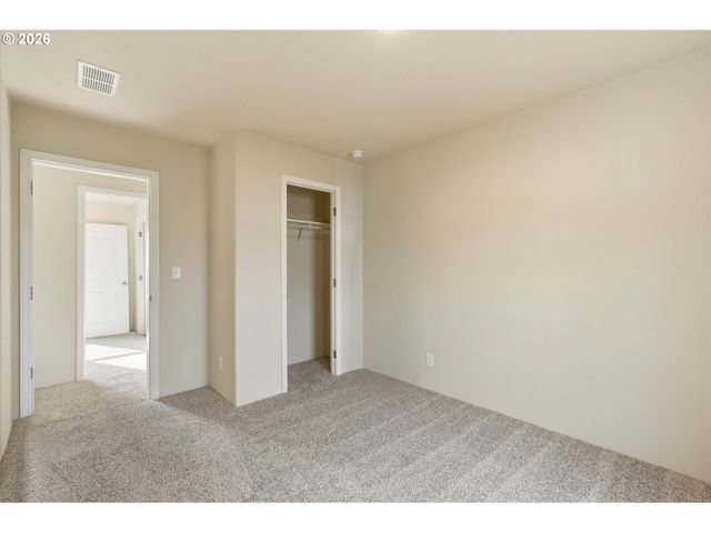 601 HELTON St, Castle Rock, WA 98611