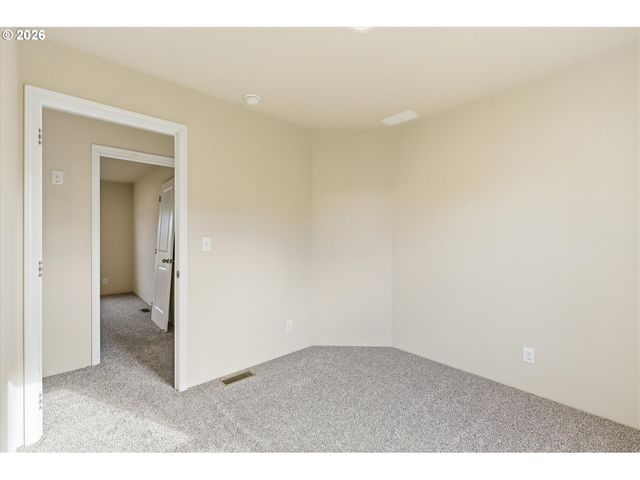 601 HELTON St, Castle Rock, WA 98611